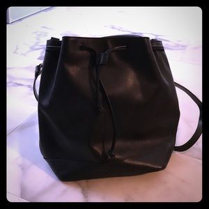 Madewell Lafayette Bucket Bag leather black